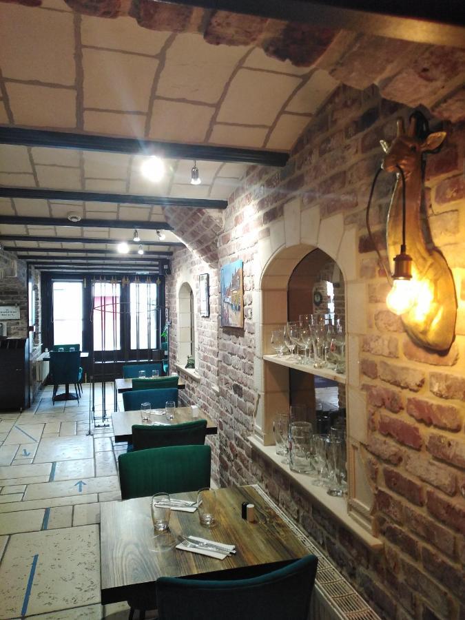 Les Remparts Hotel La Madelaine-sous-Montreuil Bagian luar foto