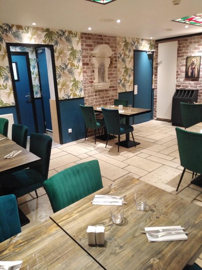 Les Remparts Hotel La Madelaine-sous-Montreuil Bagian luar foto